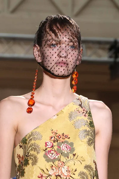 Look 12